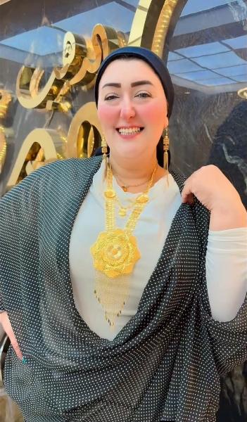 Gold jewelries