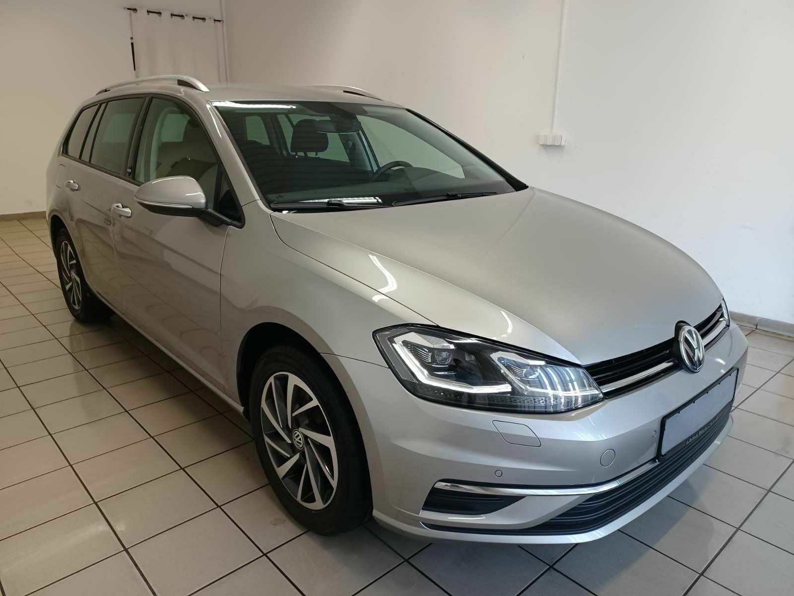 Volkswagen Golf Var. 1.6 TDI Sound LED Sthzg. Navi ACC AHK