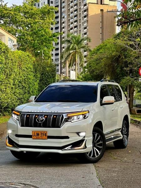 Toyota Land cruiser Prado.