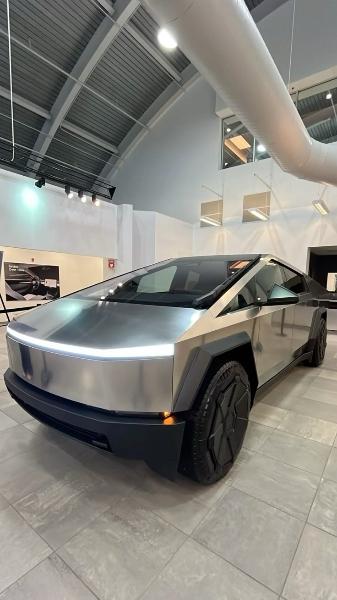 Tesla cybertruck 