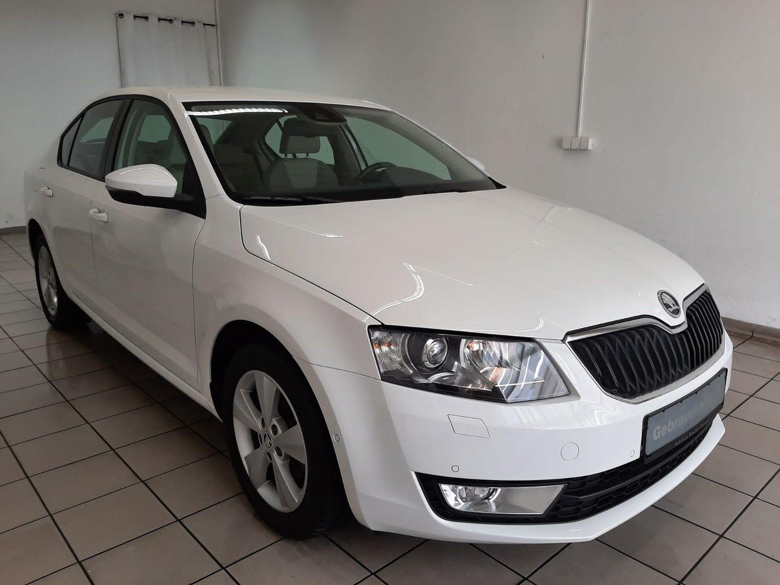 Skoda Octavia Lim. Elegance Xenon Navi Telefon GRA PDC