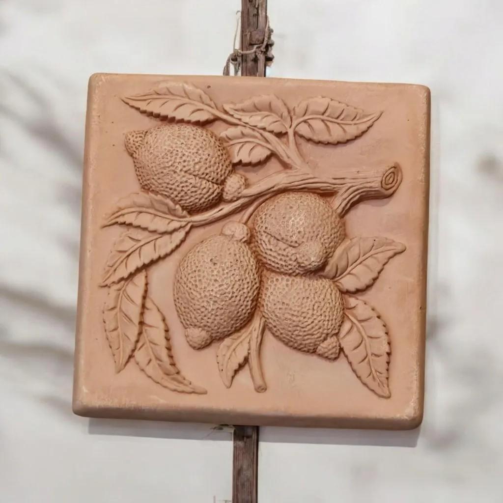Handarbeit aus Italien: Wandrelief Limonen 18x18cm