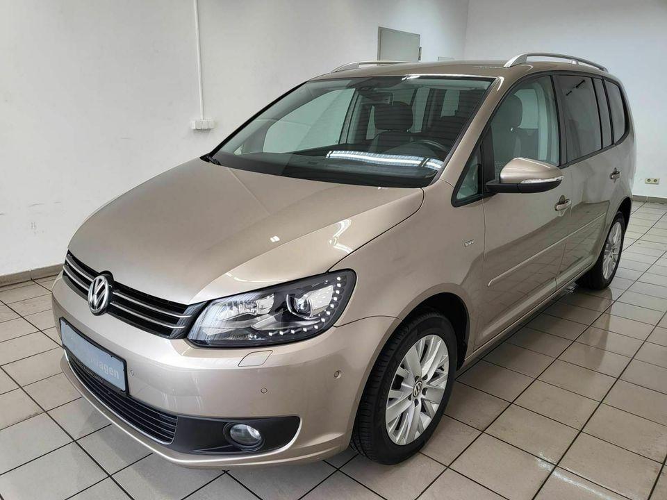 Volkswagen Touran 2.0 TDI Life DSG Xenon Navi AHK 1.Hand
