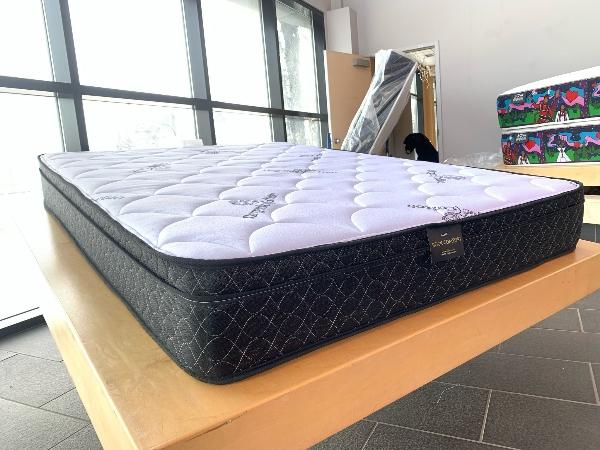 Everything Must Go This Week!!!!Brand New Queen Mattress